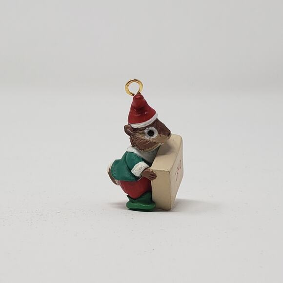 1992 Hallmark Chipmunk Parcel Service Keepsake Christmas Holiday Ornament - Picture 6 of 7